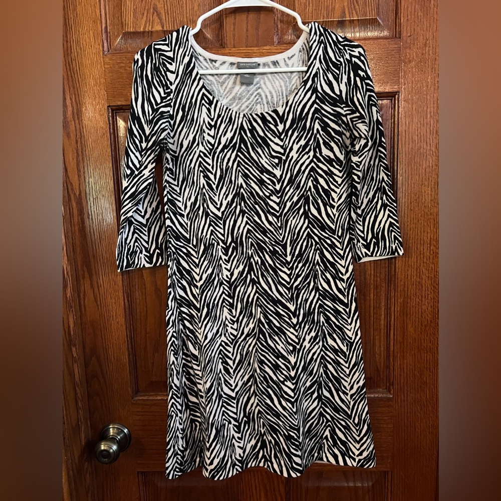 Ann Taylor XS Zebra Print Knit Sweater Dress Black & Tan 3/4 Sleeve